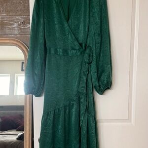 Aura Chic Emerald Long Sleeve Dress